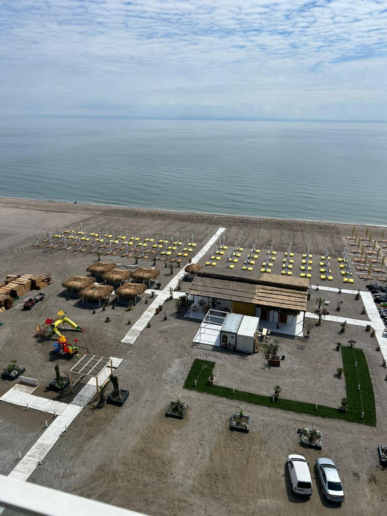 Sea On Aparthotel Mamaia Exterior photo